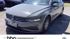 Grau Gebraucht 2022 VW Passat Basis Kombi | 21.990 € (Guter Preis)