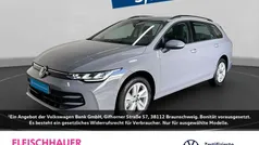 Gebraucht 2024 VW Golf VIII Life Kombi | 27.690 € (Fairer Preis)