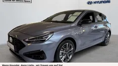 Orange Neu 2024 Hyundai i30 Advantage Limousine | 25.485 € (Fairer Preis)
