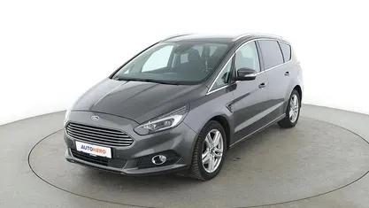 Grau Gebraucht 2019 Ford S-MAX Titanium Van / Kleinbus | 19.190 € (Fairer Preis)