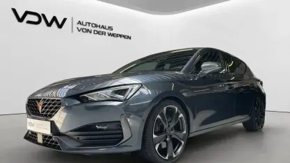 Używany Cupra Leon VZ 221 KM (162 kW) 2022 Szary Sedan/Limuzyna