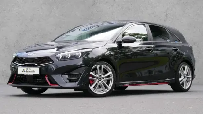 Gebraucht Kia Ceed GT Comfort 204 PS (150 kW) 2023 (1k) zilinaschwarz met. Limousine