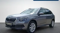 Graphitegrau metallic Gebraucht 2023 Skoda Kamiq Tour SUV | 21.980 € (Fairer Preis)