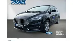 Schwarz(metallic) Gebraucht 2023 Ford S-MAX Titanium Van / Kleinbus | 34.995 € (Fairer Preis)