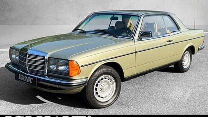 Brugt Mercedes 230 136 HK (100 kW) 1981 Sølv Coupe