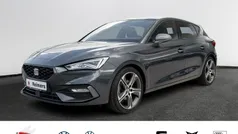 Grau Gebraucht 2022 Seat Leon FR Limousine | 23.990 € (Fairer Preis)