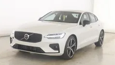 Crystal white pearl (weiß) Gebraucht 2024 Volvo S60 Ultimate Limousine | 34.960 € (Guter Preis)