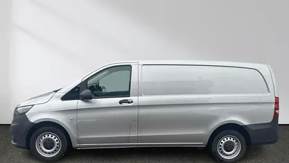 Gebraucht Mercedes Vito 163 PS (119 kW) 2022 Silber Van
