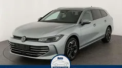 Oyster silver metallic Gebraucht 2024 VW Passat Business Kombi | 30.995 € (Superpreis)