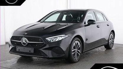 Używany Mercedes A180 Progressive 136 KM (100 kW) 2025 Czarny Sedan/Limuzyna