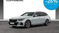 Black sapphire Neu 2024 BMW 520 M Sport Kombi | 62.640 € (Guter Preis)