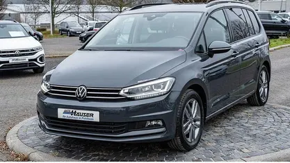 Grau Gebraucht 2025 VW Touran Comfortline Van / Kleinbus | 33.985 € (Fairer Preis)