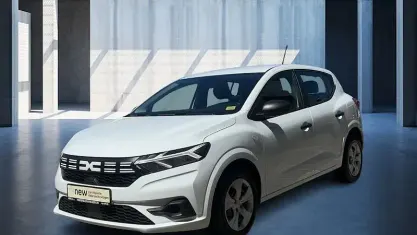 Gebraucht Dacia Sandero Essentiel 67 PS (49 kW) 2024 Arktisweiß Limousine