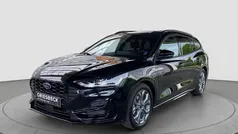Obsidianschwarz metallic Gebraucht 2024 Ford Focus ST-Line Kombi | 22.420 € (Guter Preis)