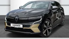 Black pearlschwarz metallic, dolomitgrau Gebraucht 2024 Renault Mégane Iconic Limousine | 34.590 € (Fairer Preis)