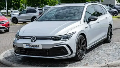 Gebraucht VW Golf VIII R-line 190 PS (139 kW) 2023 Silber Kombi