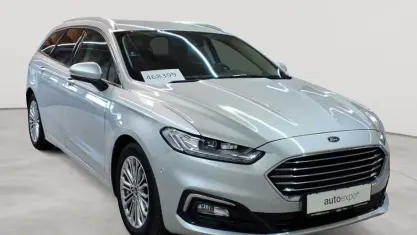 Używany Ford Mondeo Titanium 150 KM (110 kW) 2022 Srebrny Kombi