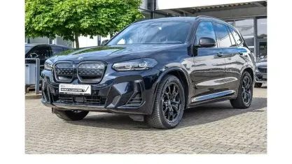 Gebraucht BMW iX3 M Sport 210 kW (286 PS) 2023 Schwarz SUV