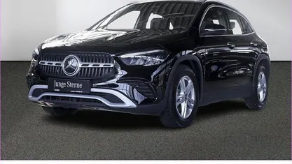 Gebraucht Mercedes GLA200 163 PS (119 kW) 2024 Unilack nachtschwarz SUV