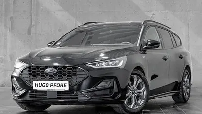Schwarz Gebraucht 2023 Ford Focus ST-Line Limousine | 24.890 € (Etwas zu teuer)