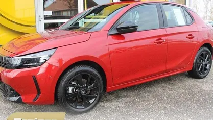 Rot Gebraucht 2024 Opel Corsa Kleinwagen | 15.850 € (Guter Preis)