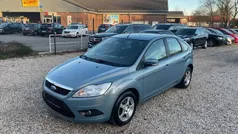 Grau Gebraucht 2009 Ford Focus Style Limousine | 2.790 €