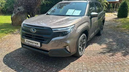 Braun (brilliant bronze) Neu 2025 Subaru Forester Exclusive+ SUV | 41.600 € (Fairer Preis)