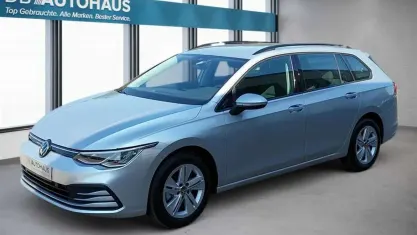 Gebraucht VW Golf VIII Life 110 PS (80 kW) 2024 Silber Kombi