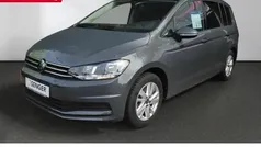 Grau Gebraucht 2024 VW Touran Comfortline Van / Kleinbus | 34.980 € (Fairer Preis)
