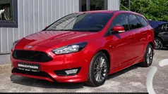 Rot Gebraucht 2017 Ford Focus ST-Line Kombi | 12.490 € (Etwas zu teuer)