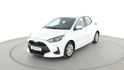 Używany Toyota Yaris Comfort 72 KM (52 kW) 2022 Biały Hatchback