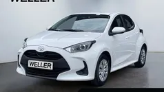 Weiss Gebraucht 2023 Toyota Yaris Comfort Kleinwagen | 15.749 € (Fairer Preis)