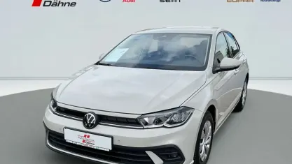 Gebraucht VW Polo Life 80 PS (58 kW) 2022 Ascotgrau Kleinwagen