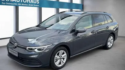 Gebraucht VW Golf VIII Life 131 PS (96 kW) 2024 Grau Kombi