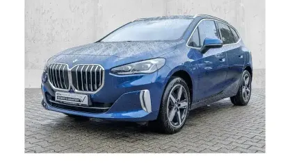 Gebraucht BMW 220 Luxury Line 156 PS (114 kW) 2023 Blau Van / Kleinbus