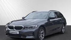 Grau Gebraucht 2022 BMW 318 Sport Line Kombi | 22.490 € (Fairer Preis)
