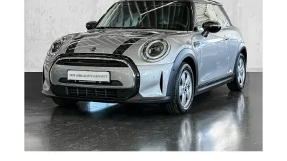 Gebraucht Mini Cooper Essential 136 PS (100 kW) 2023 Melting silver iii Kleinwagen