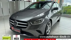 Grau Gebraucht 2020 Mercedes B180 Van / Kleinbus | 22.980 € (Guter Preis)