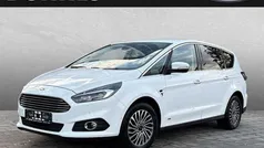 Weiß (frostweiß) Gebraucht 2019 Ford S-MAX Titanium Van / Kleinbus | 26.525 € (Fairer Preis)
