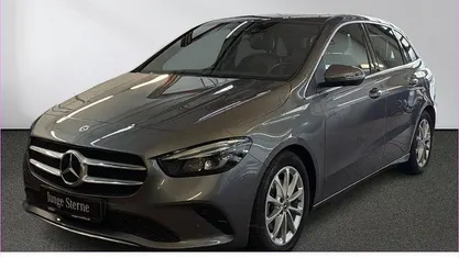Begagnad Mercedes B180 Business 116 HK (85 kW) 2022 Grå Minibuss
