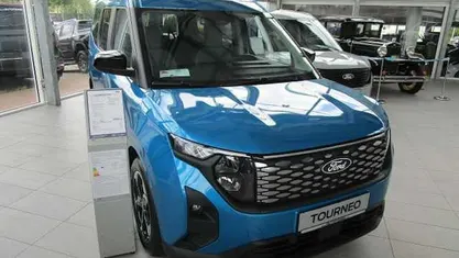 Blau Neu 2025 Ford Tourneo Courier Titanium Van / Kleinbus | 36.900 € (Teuer)