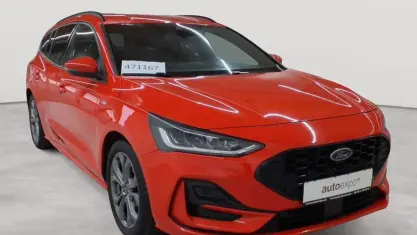 Gebraucht Ford Focus ST-Line 115 PS (84 kW) 2023 Race red Kombi