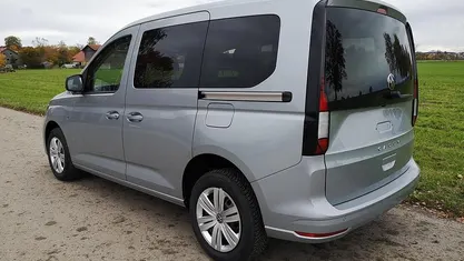 Neu VW Caddy Basis 116 PS (85 kW) 2025 Oystersilber metallic Van / Kleinbus