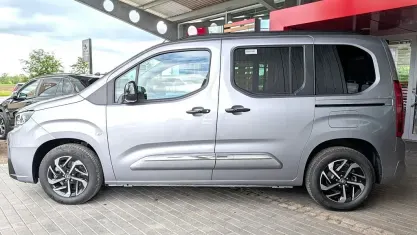 Neu Toyota Proace Verso City 110 PS (80 kW) 2026 Silver metallic Kombi