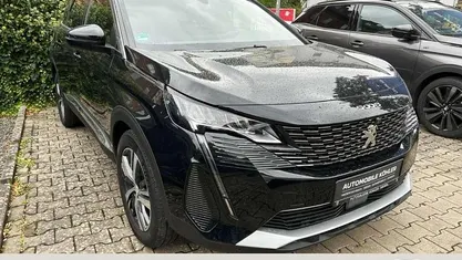 Gebraucht 2023 Peugeot 5008 Allure Van / Kleinbus | 27.890 € (Guter Preis)