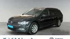 Deep black perleffekt Gebraucht 2022 VW Passat Kombi | 22.448 € (Fairer Preis)