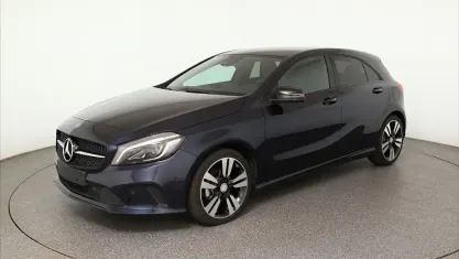 Gebraucht Mercedes A180 Urban 109 PS (80 kW) 2018 Schwarz Limousine