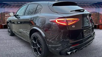 Usata Alfa Romeo Stelvio Quadrifoglio 519 CV (381 kW) 2023 Nero SUV