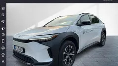 Platinumweiß perleffekt Gebraucht 2025 Toyota bZ4X SUV | 45.990 € (Fairer Preis)