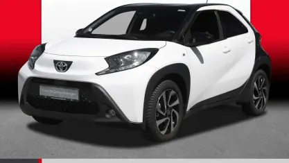 Gebraucht Toyota Aygo X 72 PS (52 kW) 2024 Super white SUV